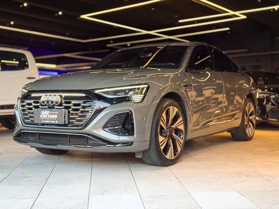 AUDI Q8 E-TRON 55 ELÉTRICO SPORTBACK PERFORMANCE BLACK QUATTRO AUDI Q8 E-TRON 55 ELÉTRICO SPORTBACK PERFORMANCE BLACK QUATTRO